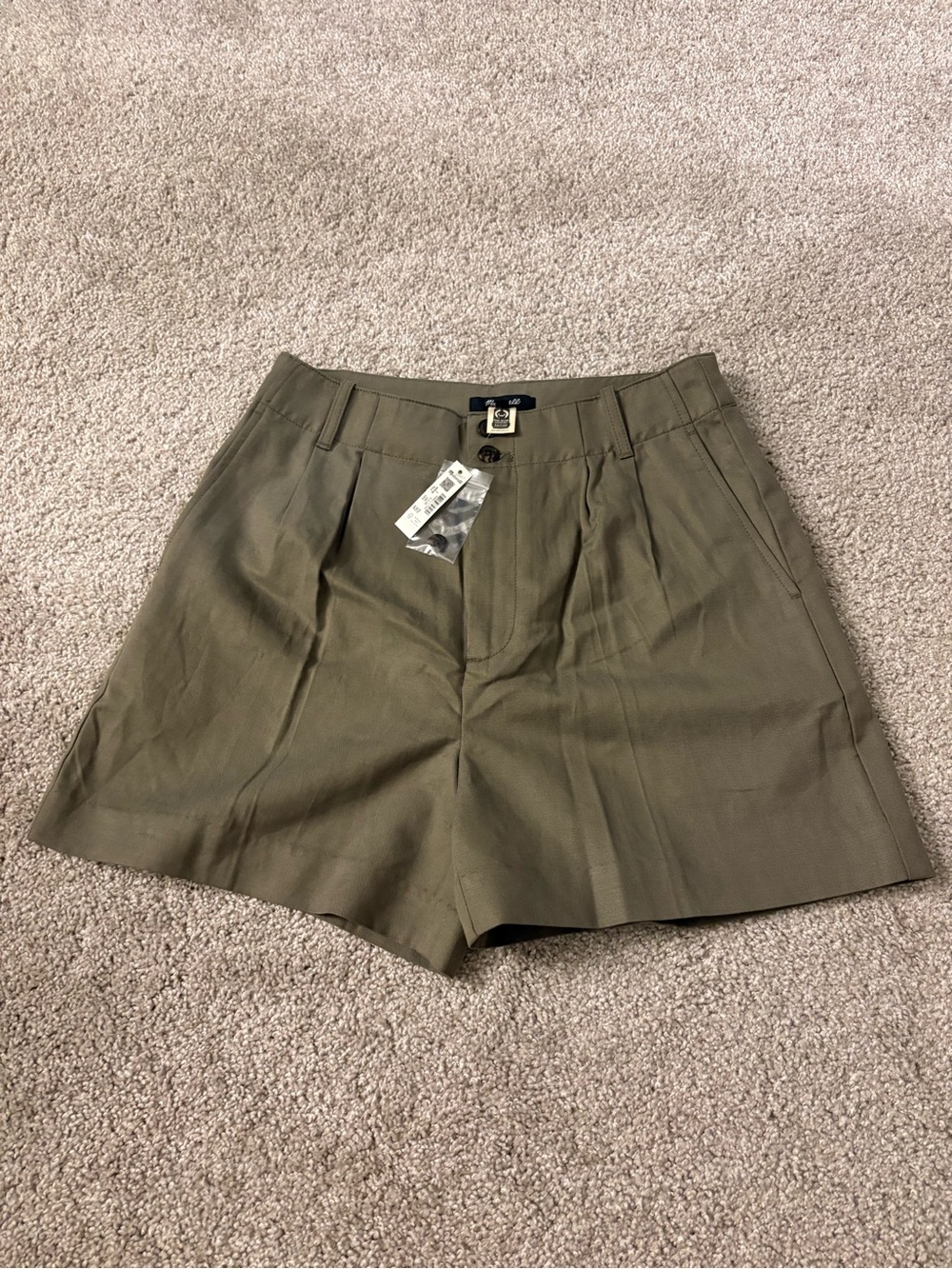 Madewell Olive High-Rise Pleated Shorts
